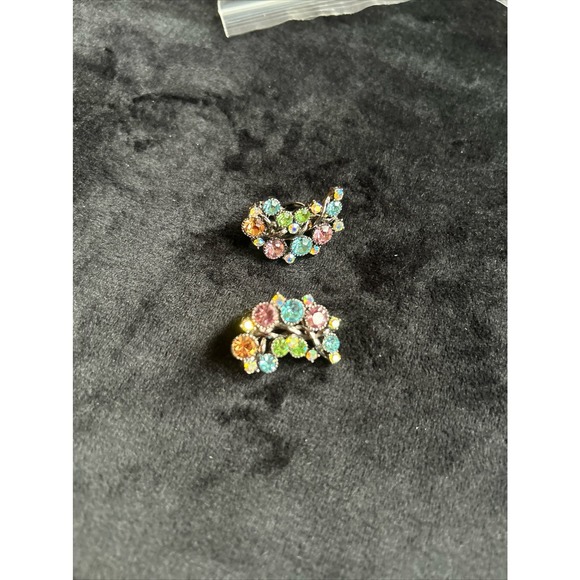 Vtg Rhinestone Clip On Earrings Aurora Borealis paisley shaped - Picture 1 of 10